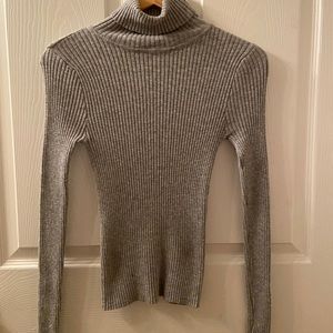 Forever21 grey long sleeve shirt